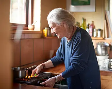 Cómo prevenir quemaduras e incendios en casa